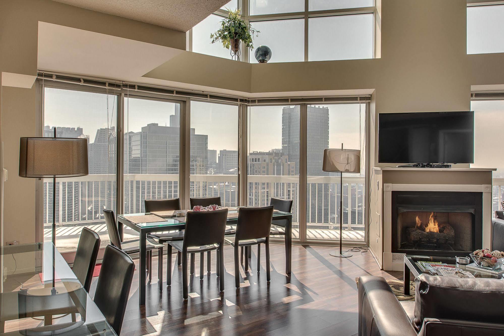 The Penthouse At Grand Plaza Aparthotel Σικάγο Εξωτερικό φωτογραφία
